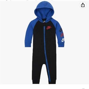 New born Nike Futura long sleeved